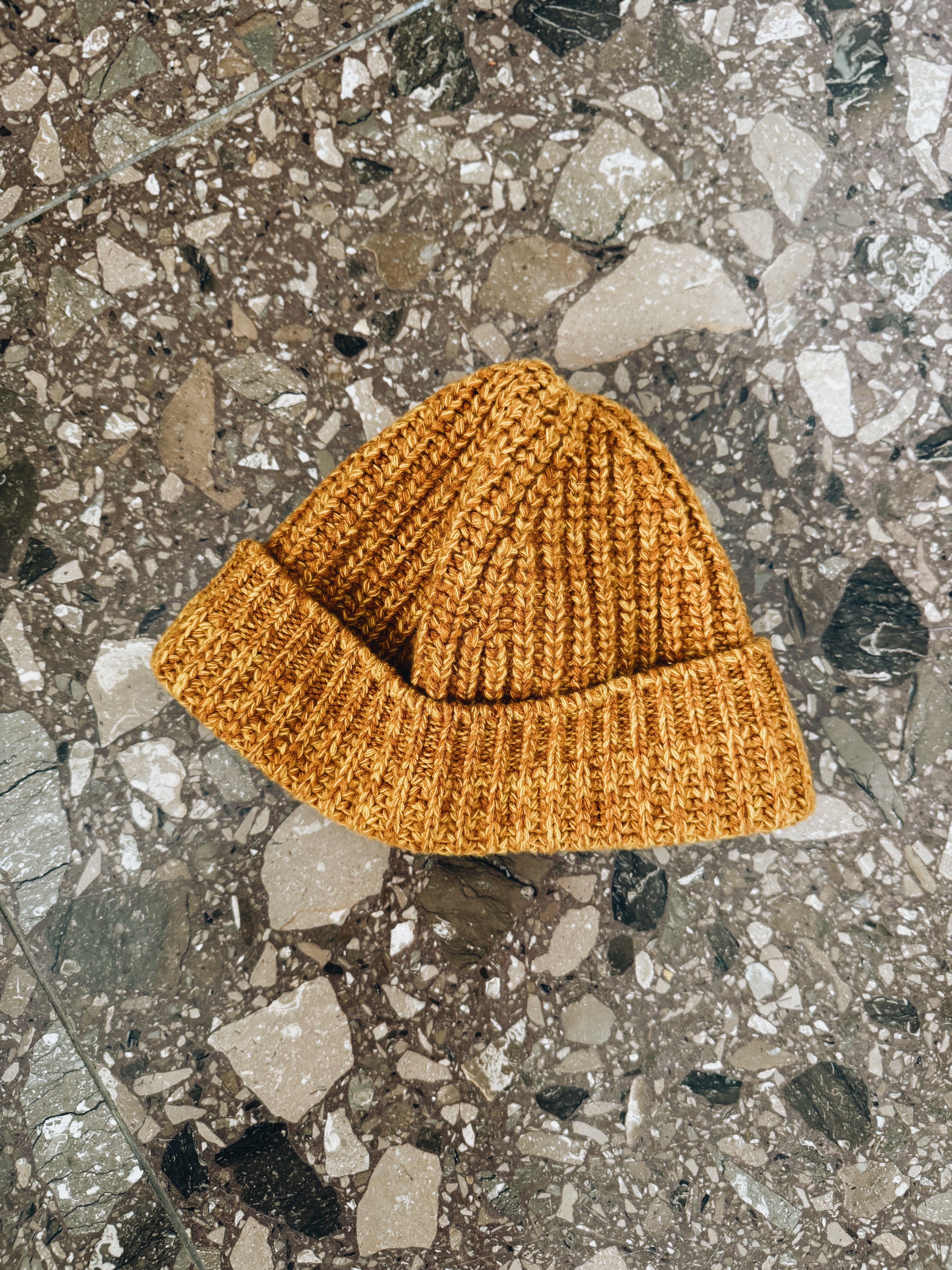 Alexa Chung chunky ribbed mustard merino wool knitted beanie 