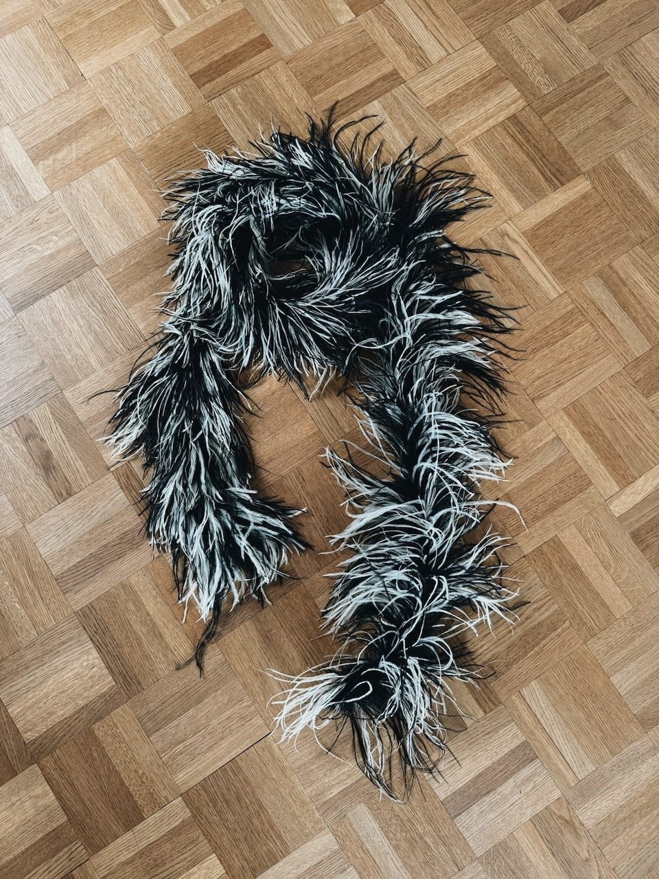 Black & white ostrich feather boa Palace of Nowhere