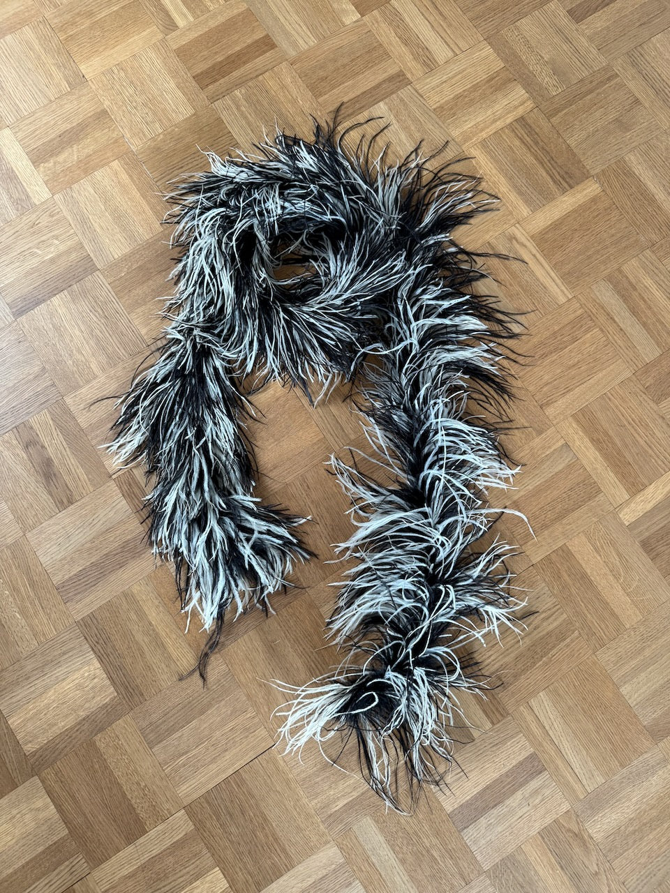 Black & white ostrich feather boa Palace of Nowhere