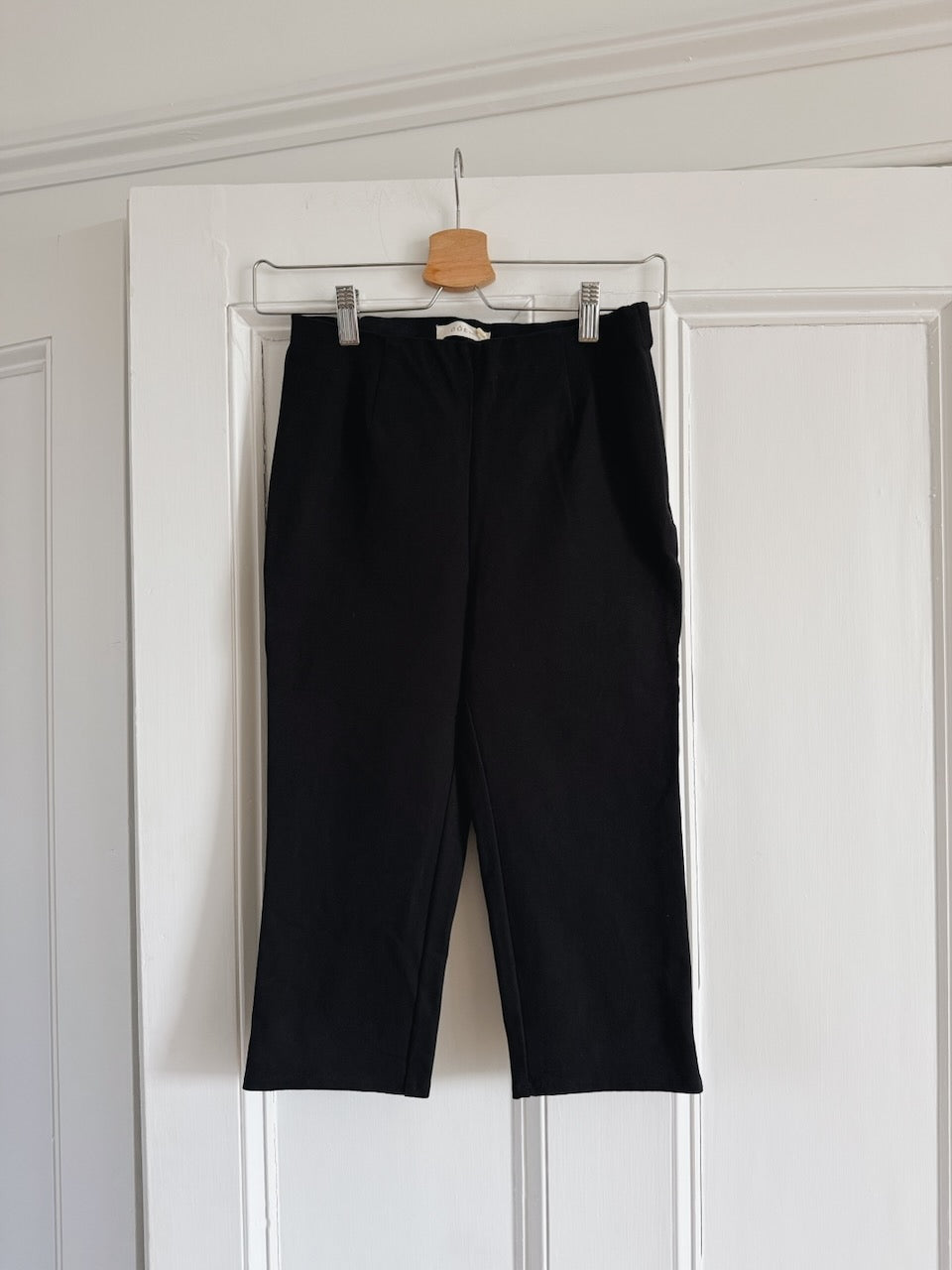 Doen black 'Lula' capri pants Palace of Nowhere