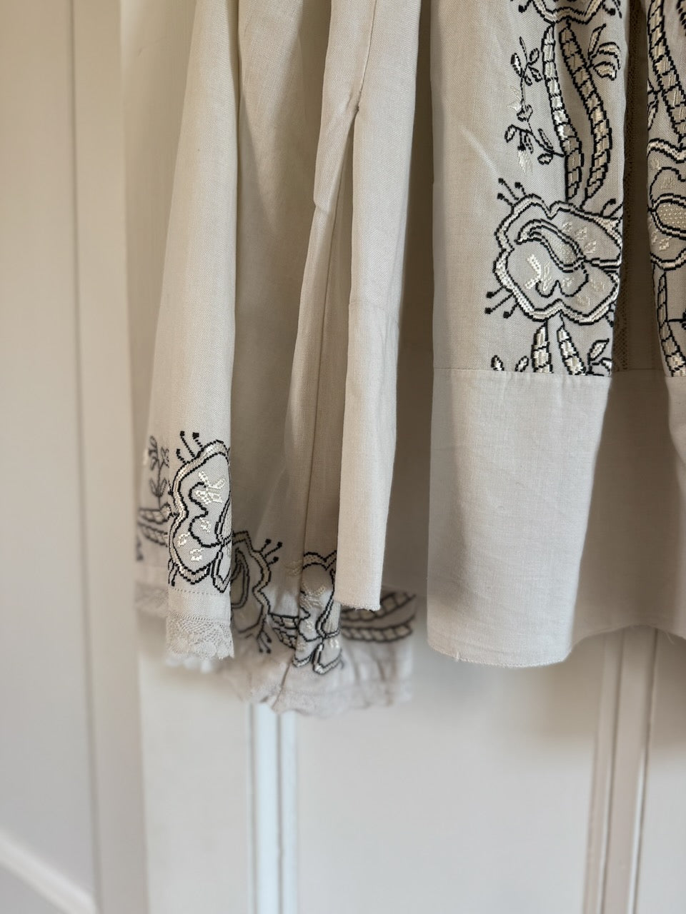 Vintage embroidered wide sleeve folk blouse Palace of Nowhere