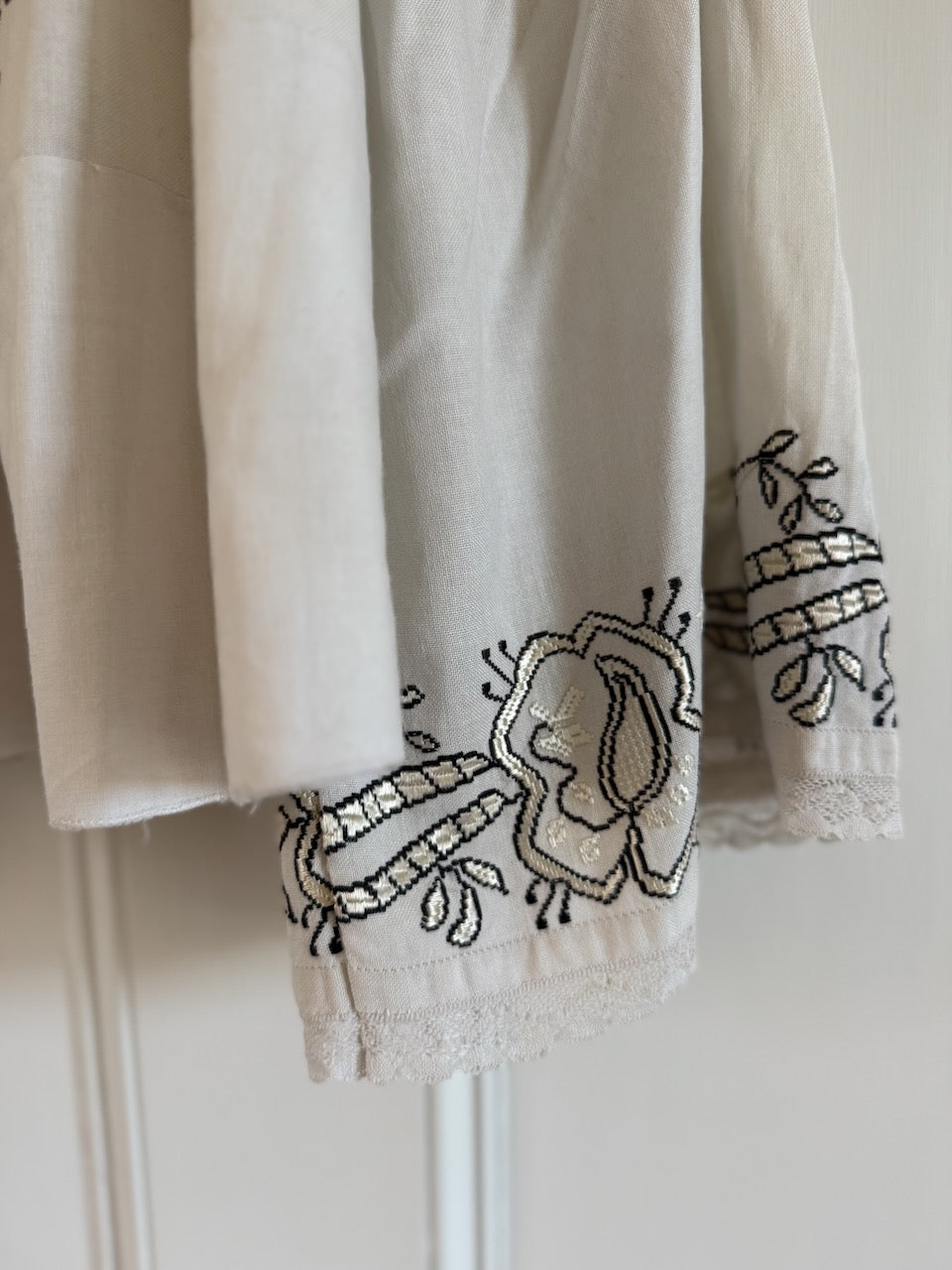 Vintage embroidered wide sleeve folk blouse Palace of Nowhere
