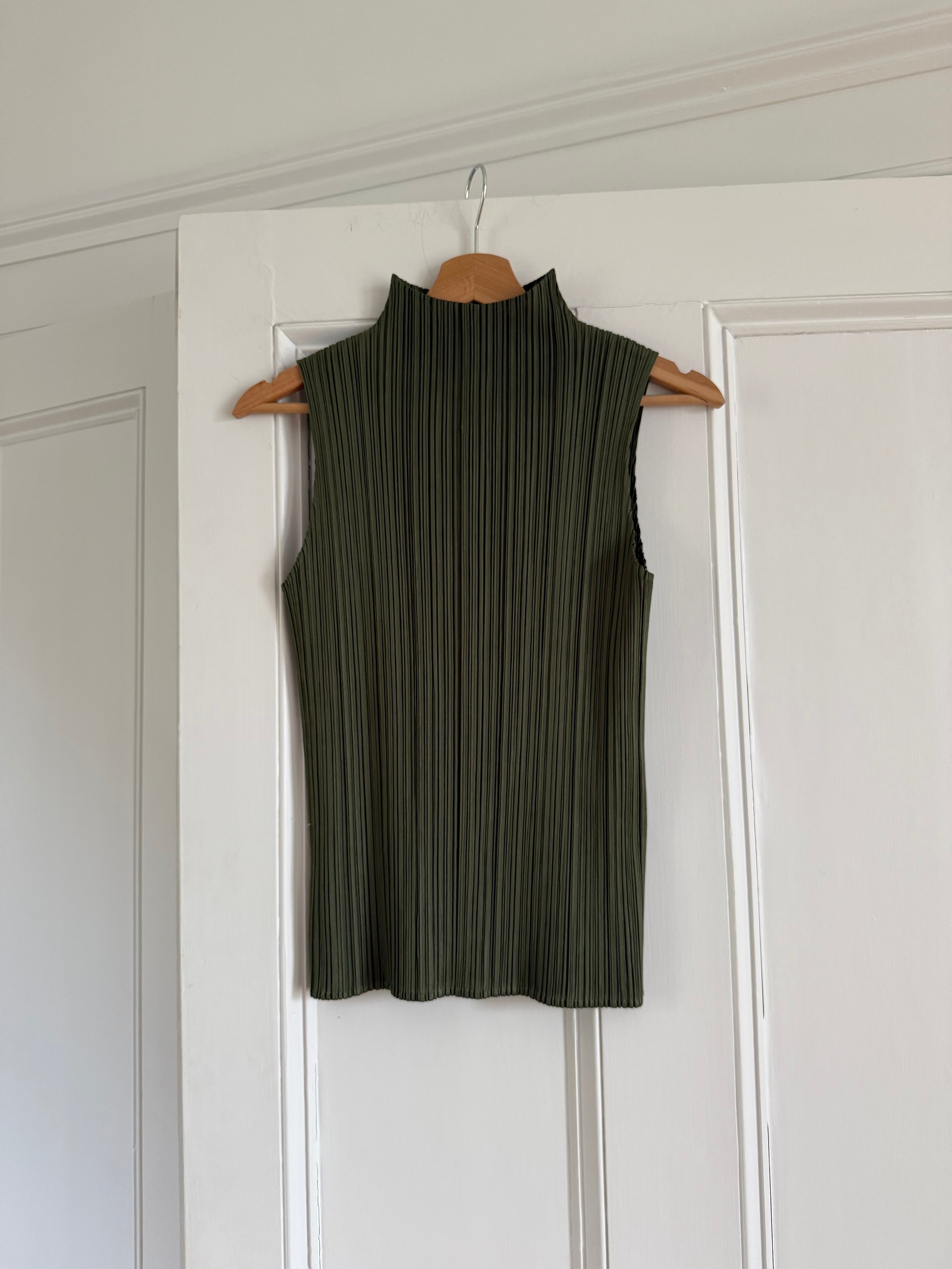 Issey Miyake Pleats Please top