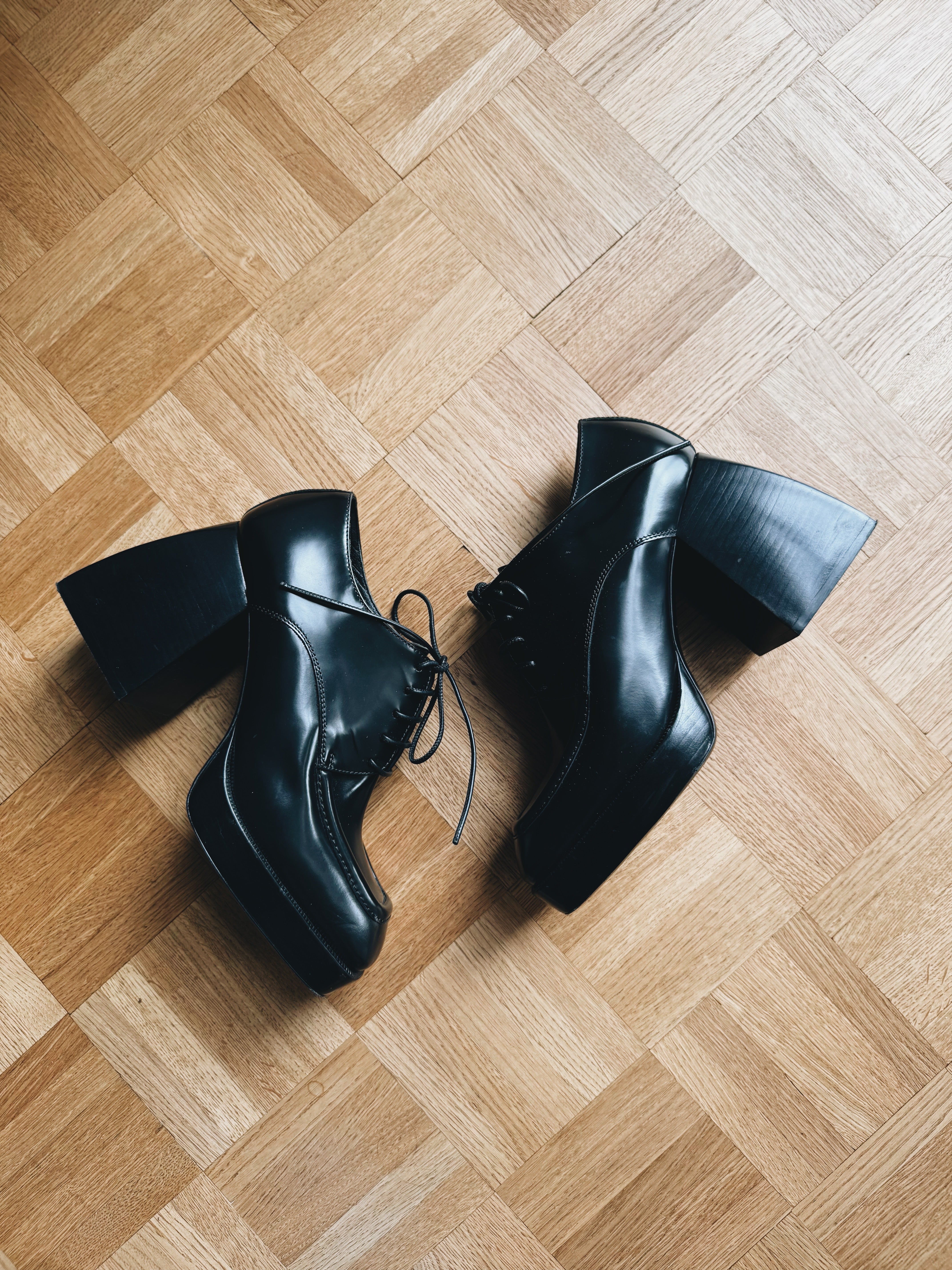 Nodaleto 'Bulla Babies' black leather lace up block heels