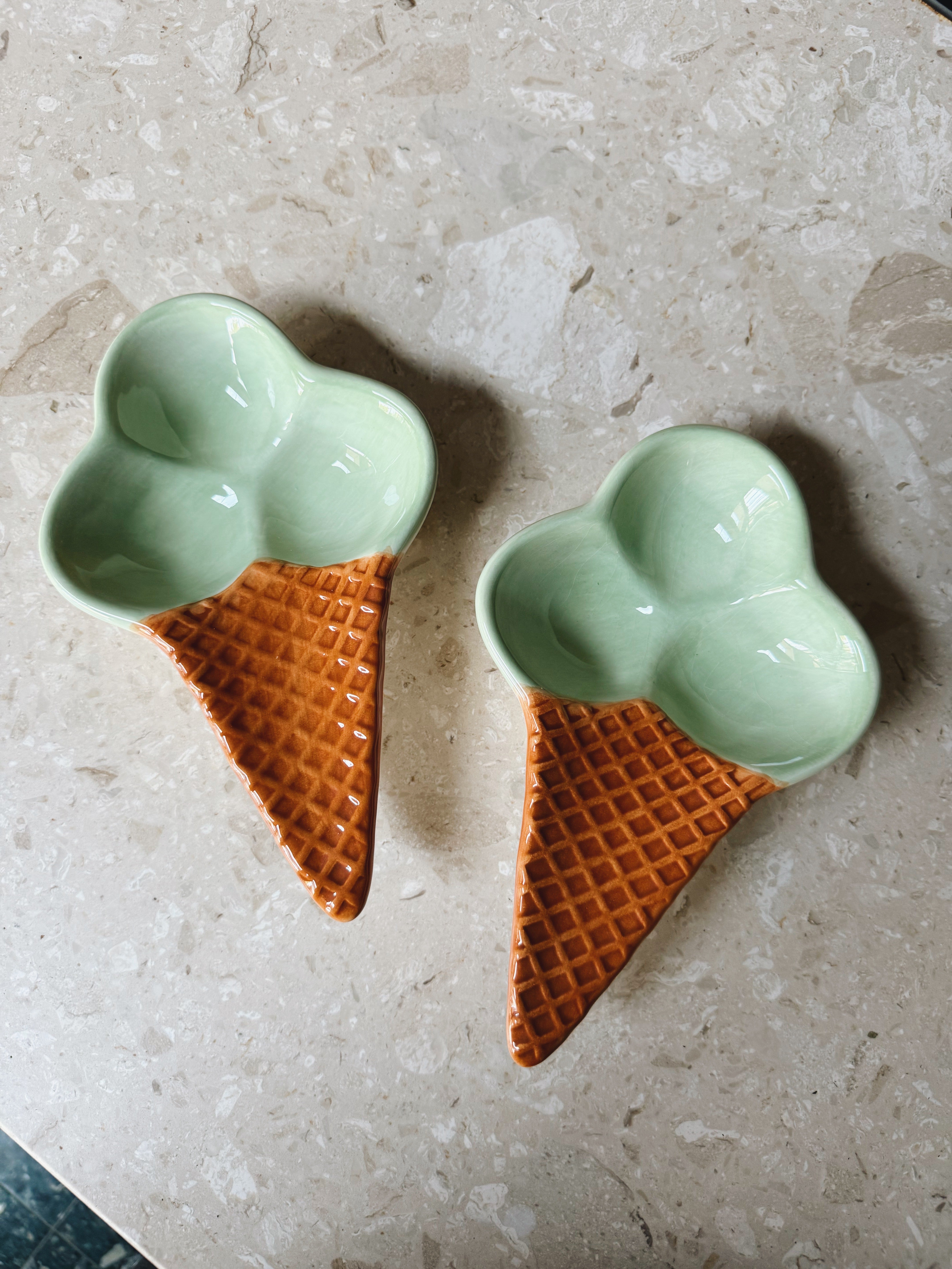 Vintage 90s Silea ceramic ice cream bowls/ dishes at Palace of Nowhere