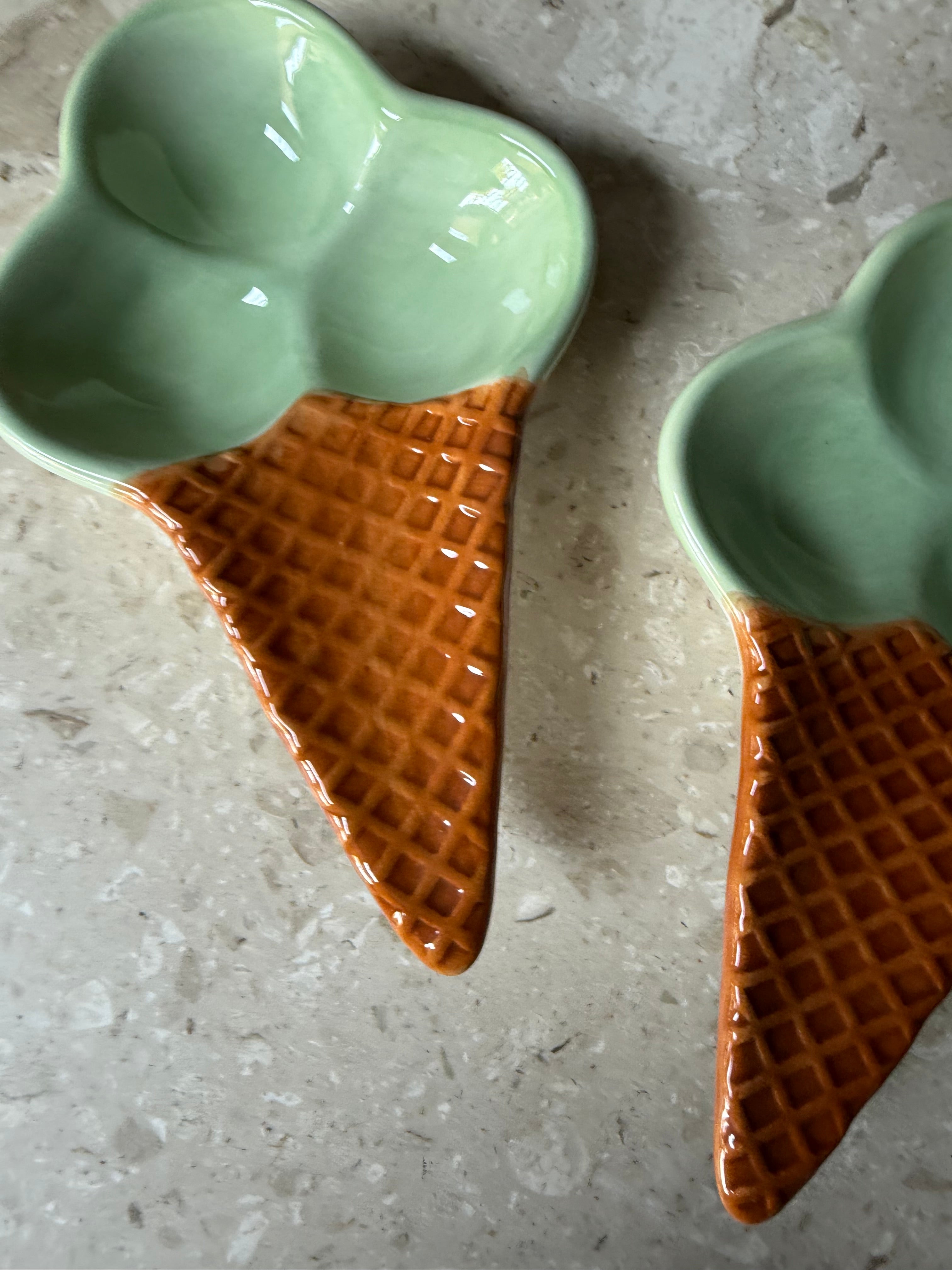 Vintage 90s Silea kitsch ceramic ice cream bowls/ dishes at Palace of Nowhere